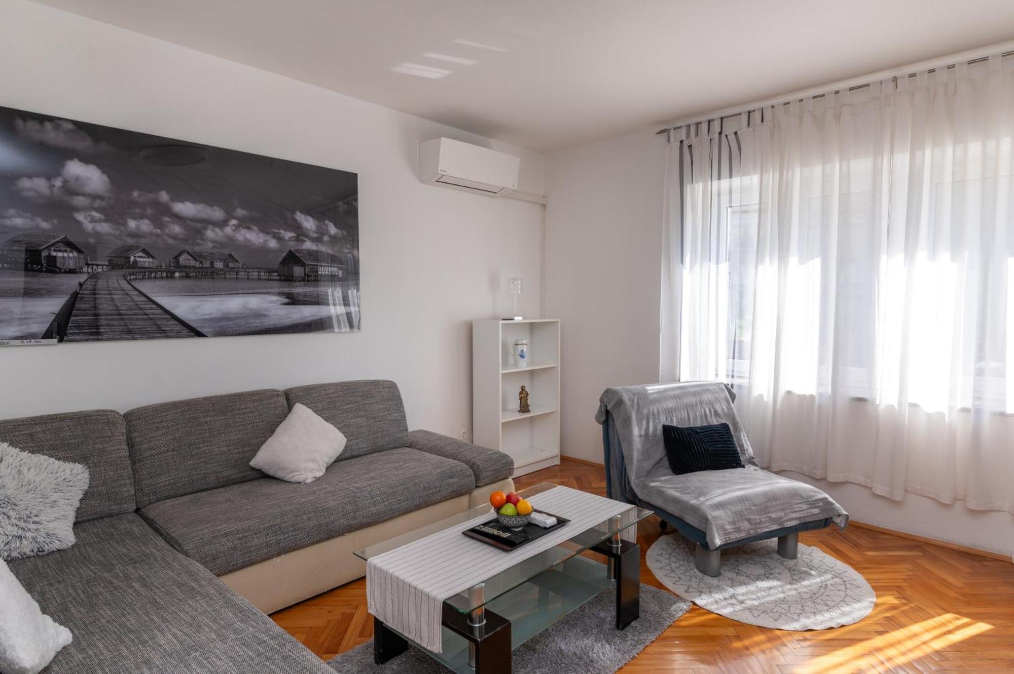 פאז'אנה Apartman Milijana מראה חיצוני תמונה