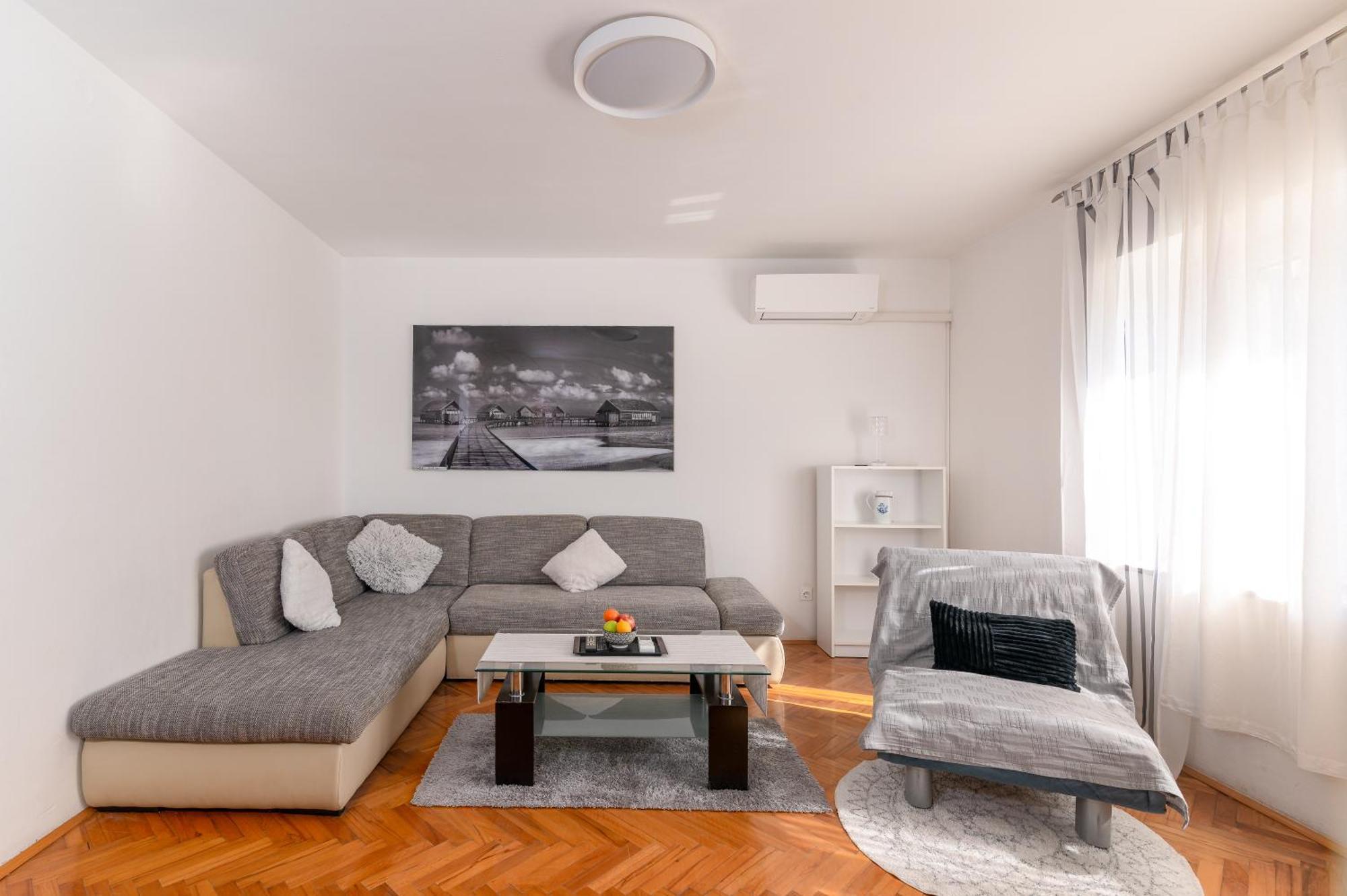 פאז'אנה Apartman Milijana מראה חיצוני תמונה